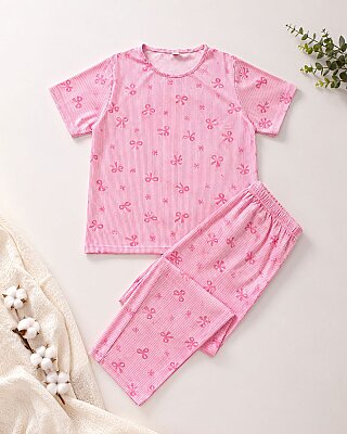 Pembe Fiyonk Desenli Kadın Pijama Takımı - ÇeyizeDairHerşey (1)